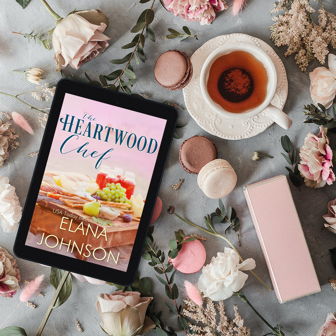 Book 5: The Heartwood Chef (Carter's Cove Beach Romance)