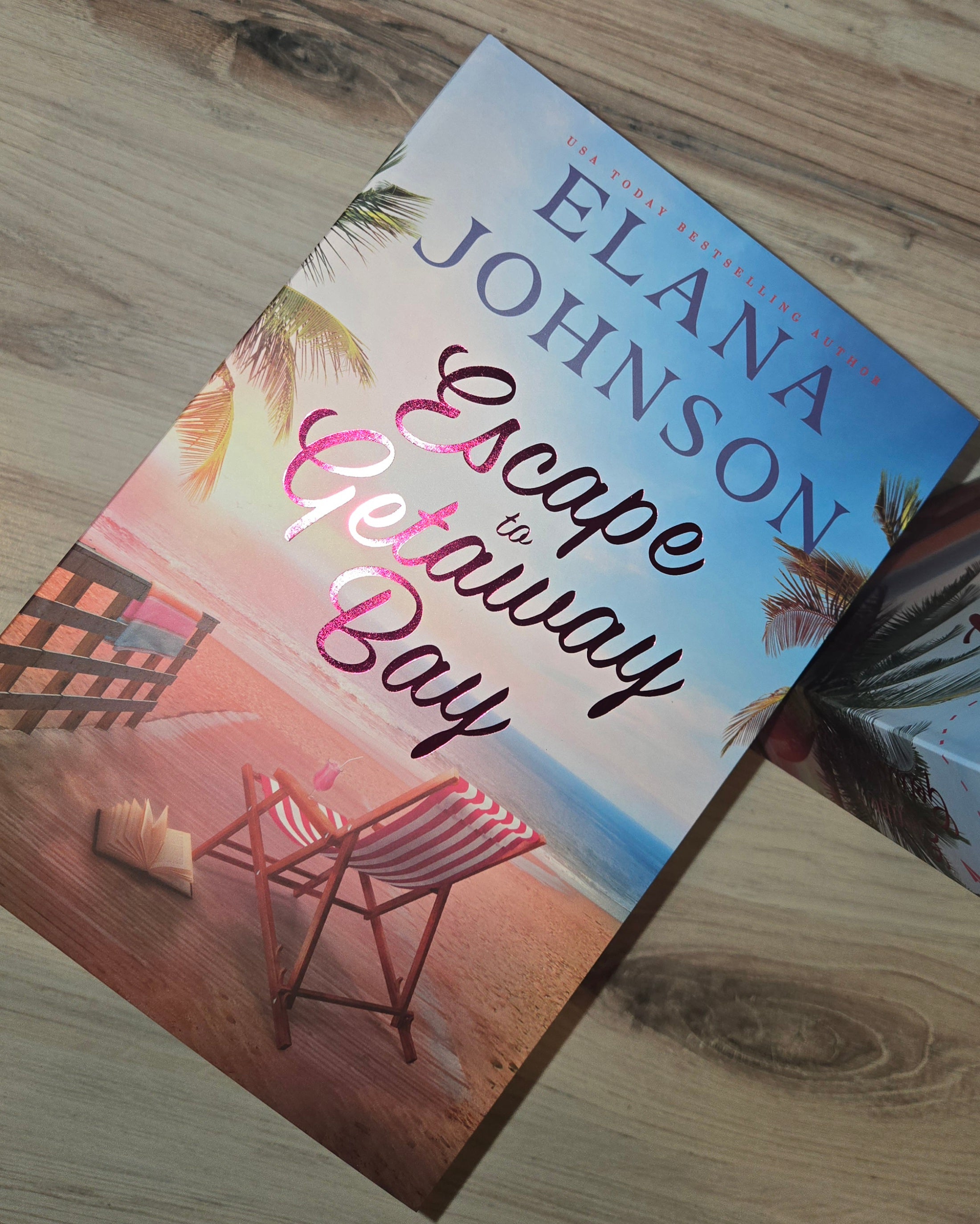 おしゃれ洋書Photo Book【BEACHES】今なら【ESCAPE】おまけ付 Escape to Getaway Bay THREE-BOOK Special Edition Hardcover – Clean